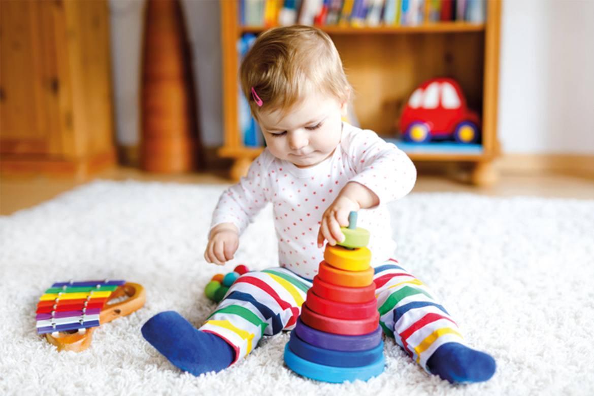 L'apprentissage par le jeu aux 5 mois de bébé - Everykid