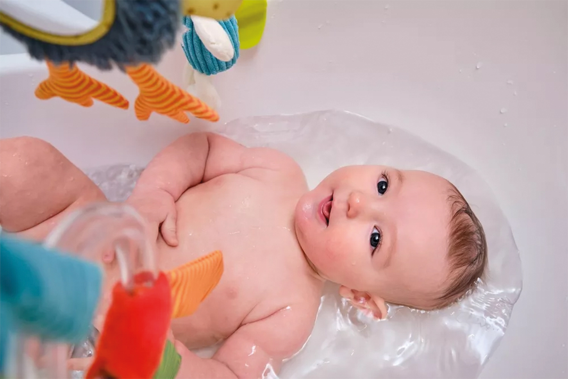 Le bain libre de bébé : Tout ce que vous devez savoir - Everykid